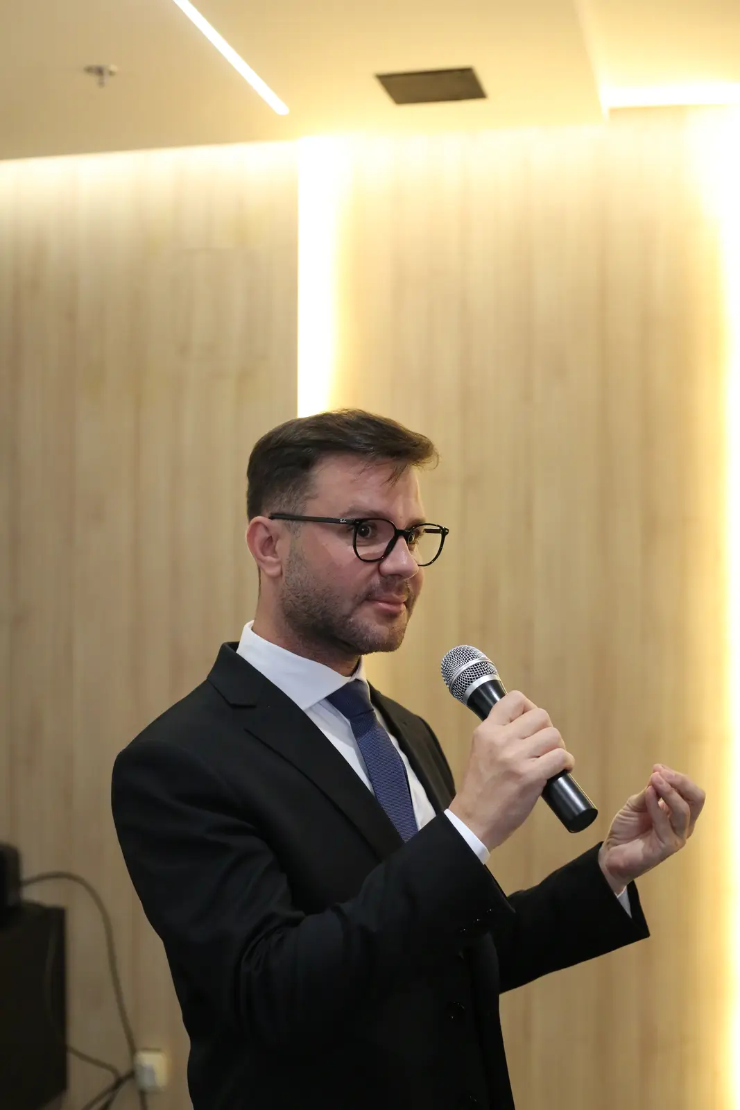 Dr. Gabriel Godoi em palestra