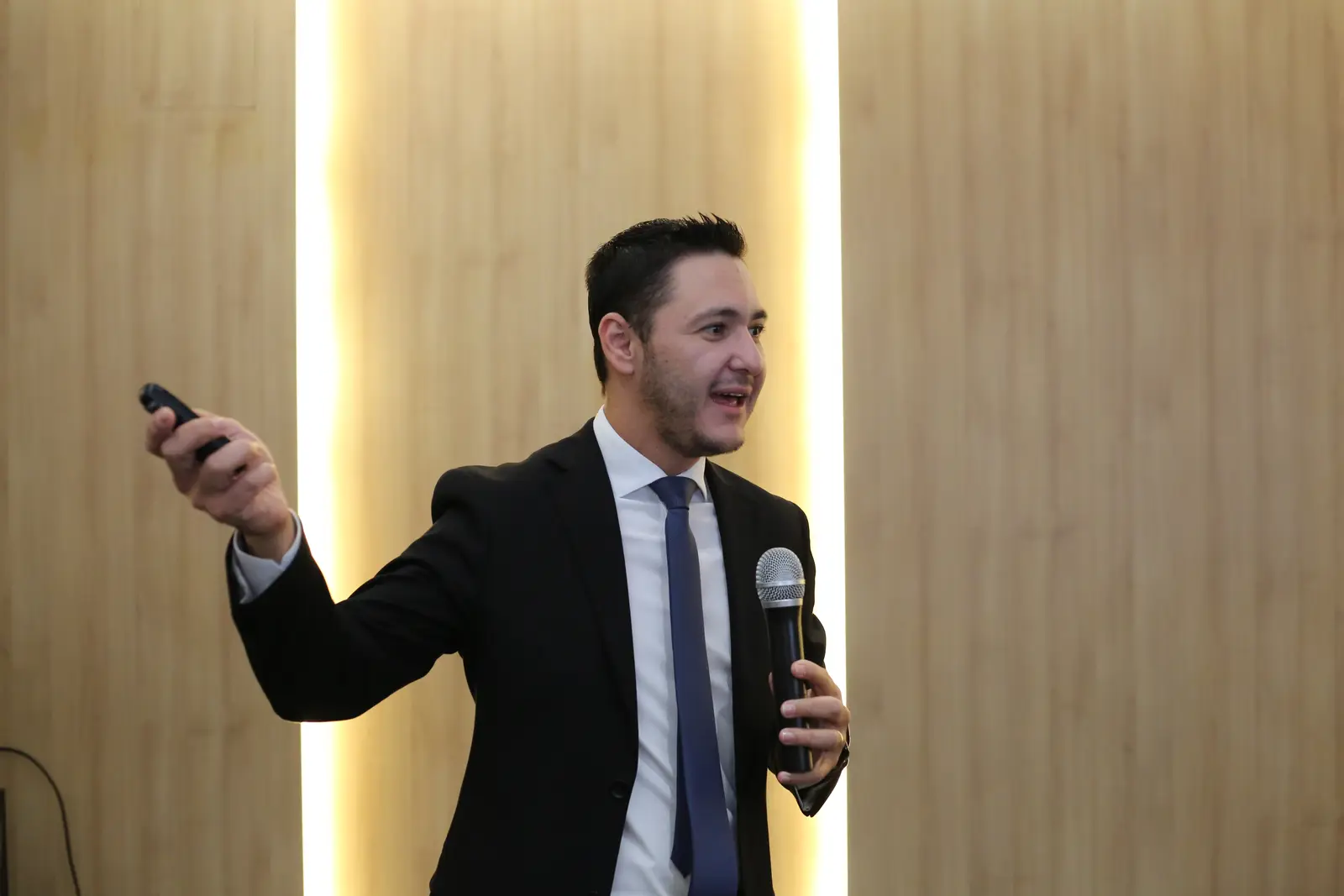 Dr. Pedro Gueiros em palestra
